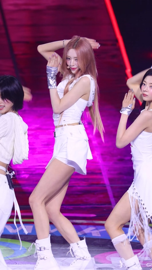 20250621 ITZY 女团饭拍秀[25部合集 13.3G]插图1