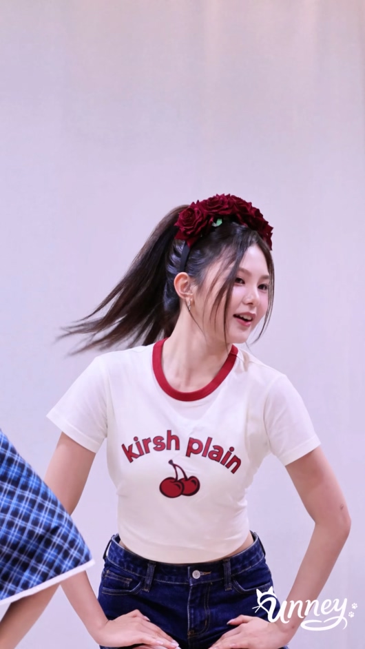 20250712 KIIRAS 女团饭拍秀[4部合集 1.57G]插图1