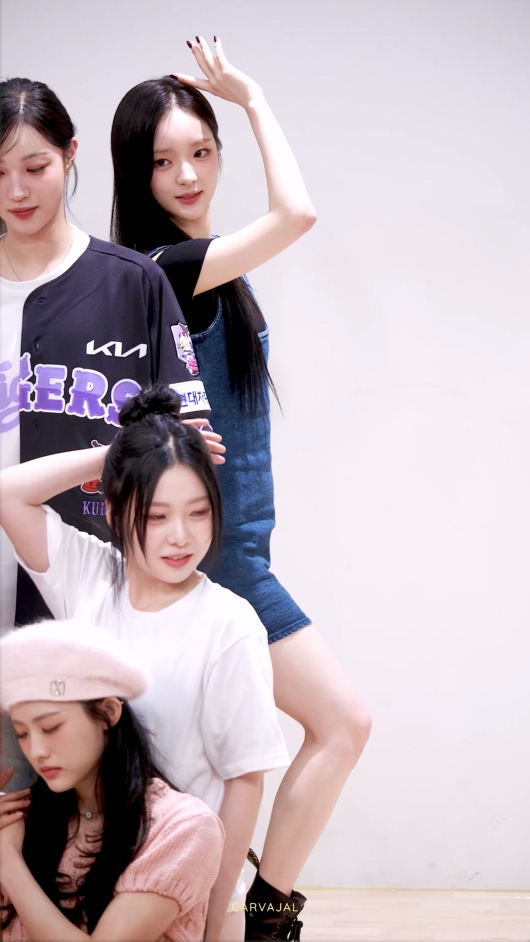20250829 ICHILLIN 女团饭拍秀[7部合集 3.85G]插图1