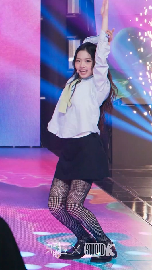 20250822 KiiiKiii 女团饭拍秀[6部合集 1.81G]插图1