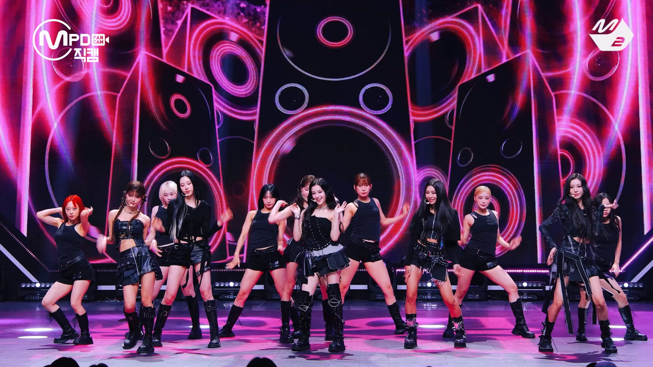 20250911 MOMOLAND 女团饭拍秀[1部合集 591M]插图