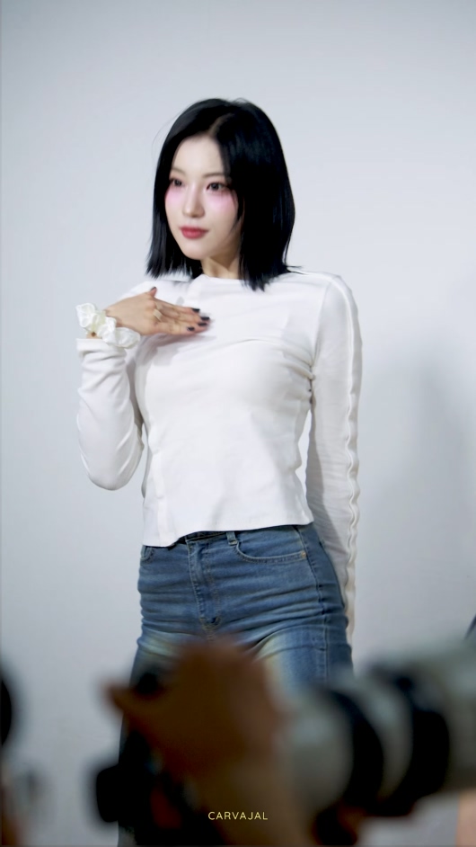 20250906 ICHILLIN 女团饭拍秀[4部合集 2.08G]插图